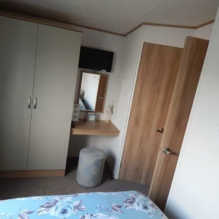 Flamingo Land - Cedar Wood Cw09 * Kirby Misperton